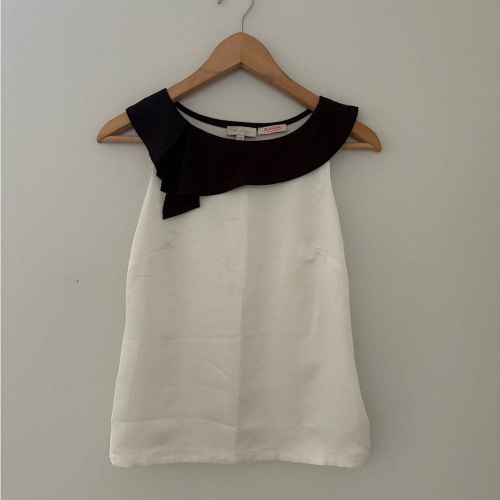 Elegant Black and White Silky Sleeveless Blouse Sz XS